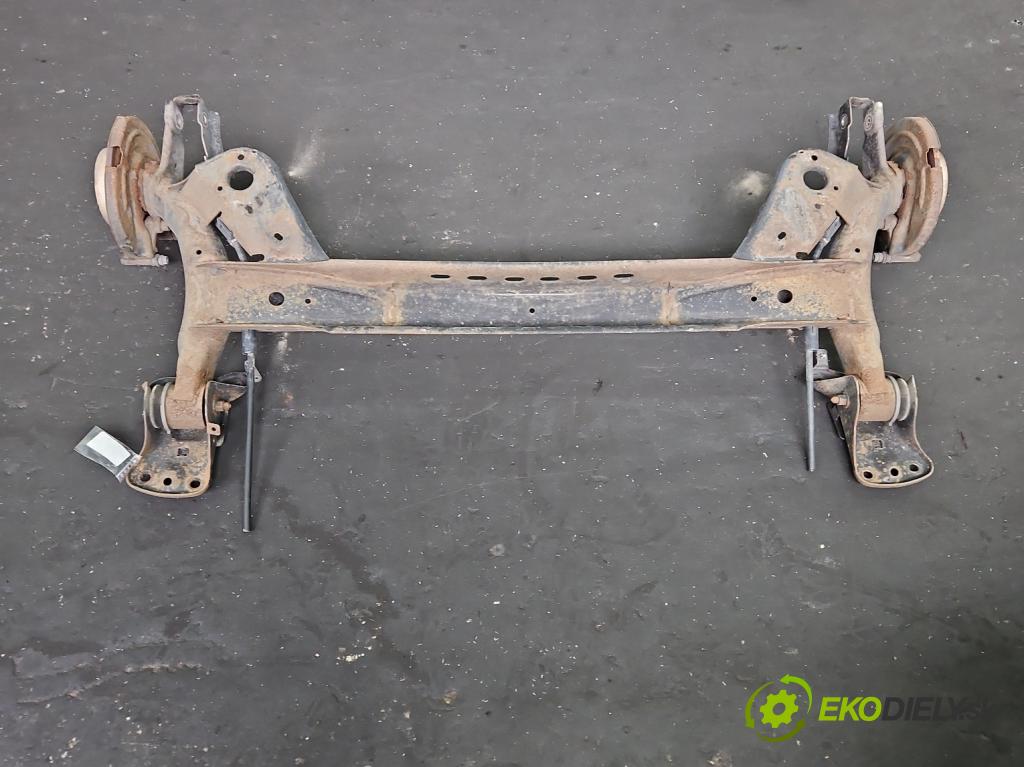 Skoda Octavia III 2013- 2.0 tdi 150 hp manual 110 kW 1968 cm3 5- zadní výztuha  (Zadní výztuha)