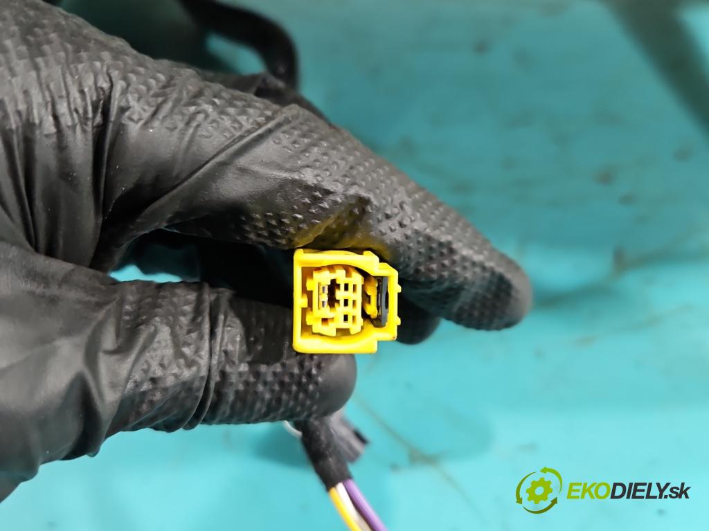 Skoda Octavia III 2013- 2.0 tdi 150 HP manual 110 kW 1968 cm3 5- Sedačka pravý (Sedadlo)