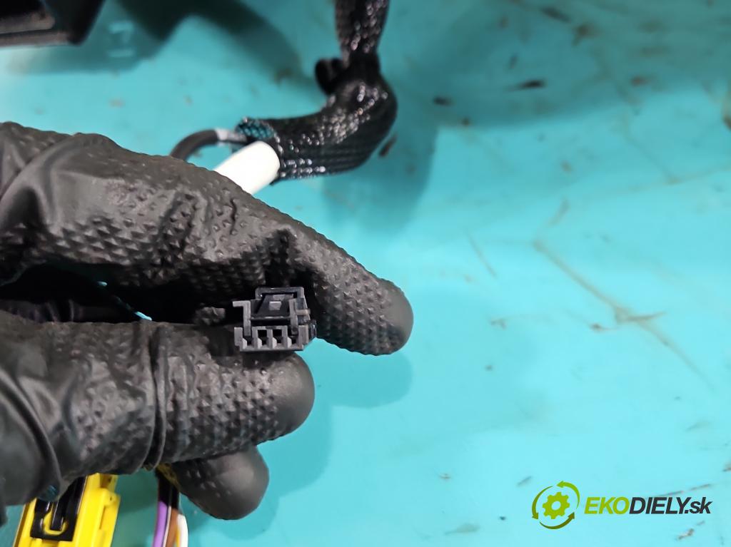 Skoda Octavia III 2013- 2.0 tdi 150 HP manual 110 kW 1968 cm3 5- Sedačka pravý (Sedadlo)