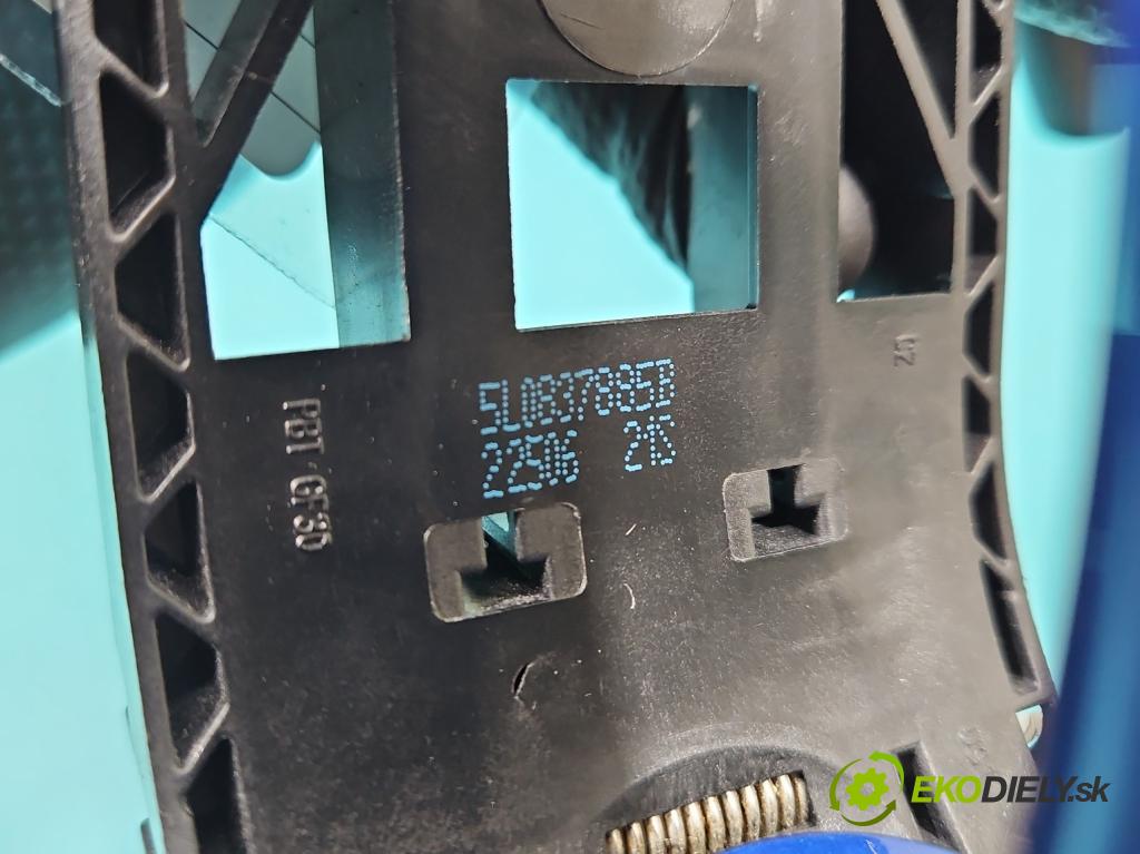 Skoda Octavia III 2013- 2.0 tdi 150 HP manual 110 kW 1968 cm3 5- rukoväť predné ľavé mimo: 5L0837885B (Kľučka dverí vonkajšia predná ľavá)