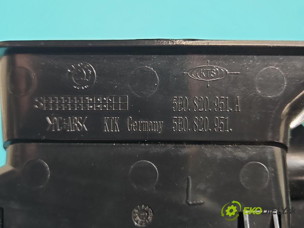 Skoda Octavia III 2013- 2.0 tdi 150 HP manual 110 kW 1968 cm3 5- Mřížka: kúrenia stredová 5E0820951 (Mriežka kúrenia (fukár))