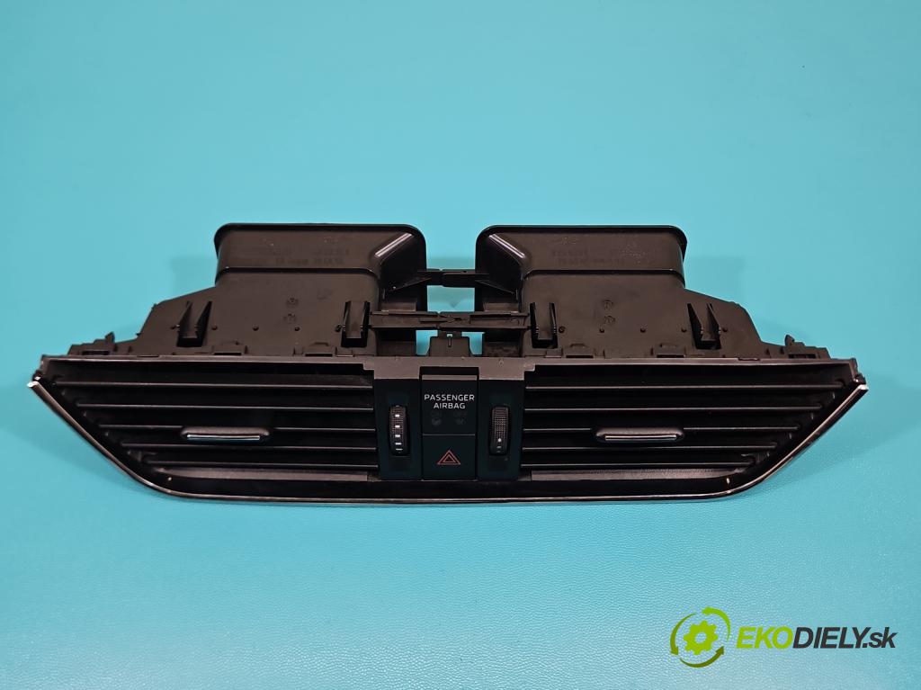 Skoda Octavia III 2013- 2.0 tdi 150 HP manual 110 kW 1968 cm3 5- Mřížka: kúrenia stredová 5E0820951 (Mriežka kúrenia (fukár))