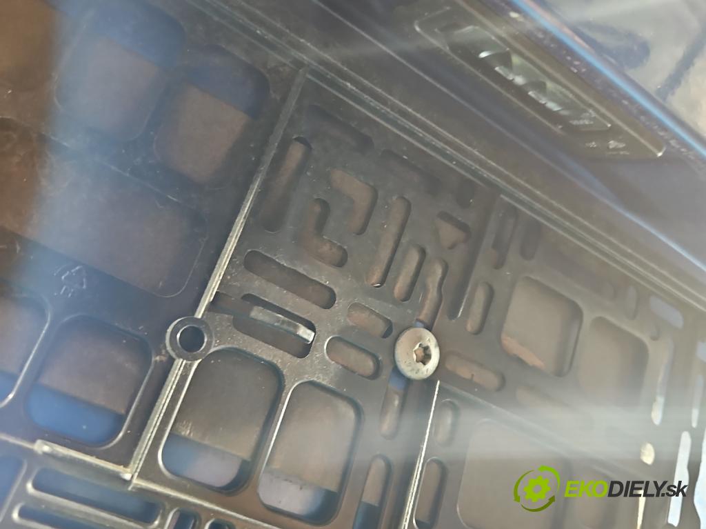 Skoda Octavia III 2013- 2.0 tdi 150 hp manual 110 kW 1968 cm3 5- zadní kufrové dveře  (Zadní kapota (kufr))