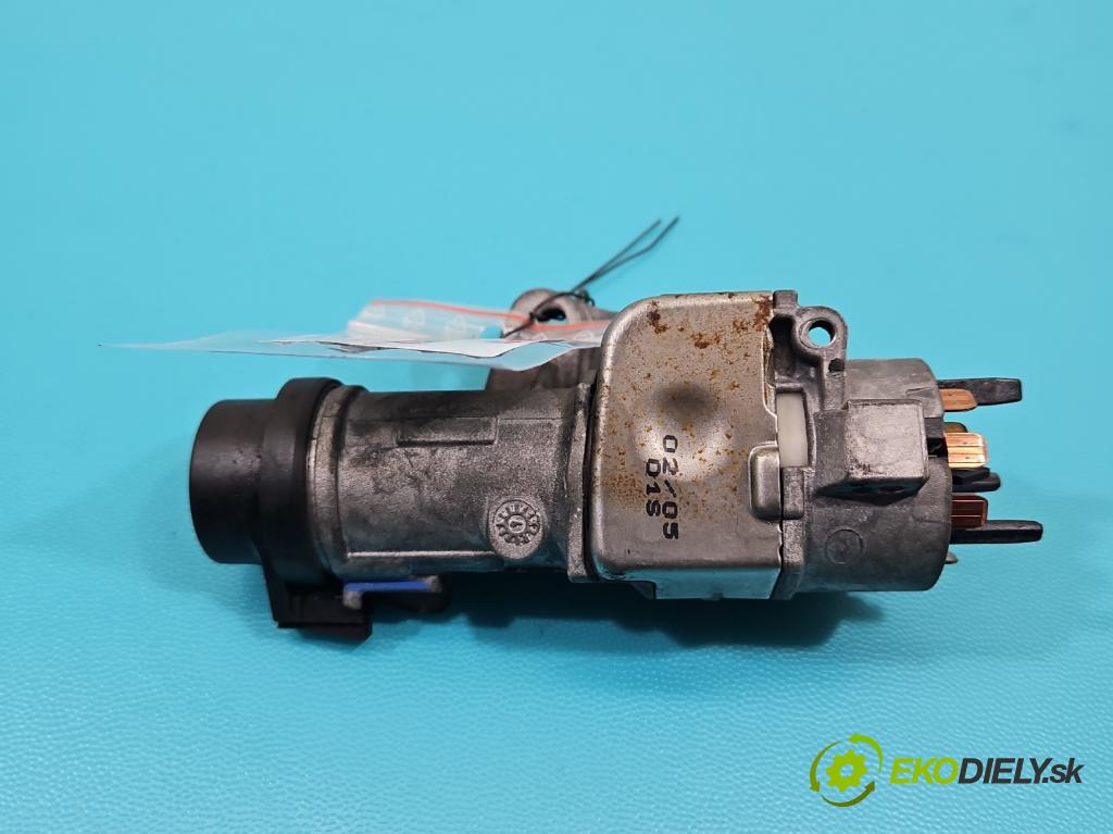 Audi A4 B7 2004-2008 2.0 tdi 140 HP manual 103 kW 1968 cm3 5- Spínačka 4B0905851N (Spínacia skrinka)