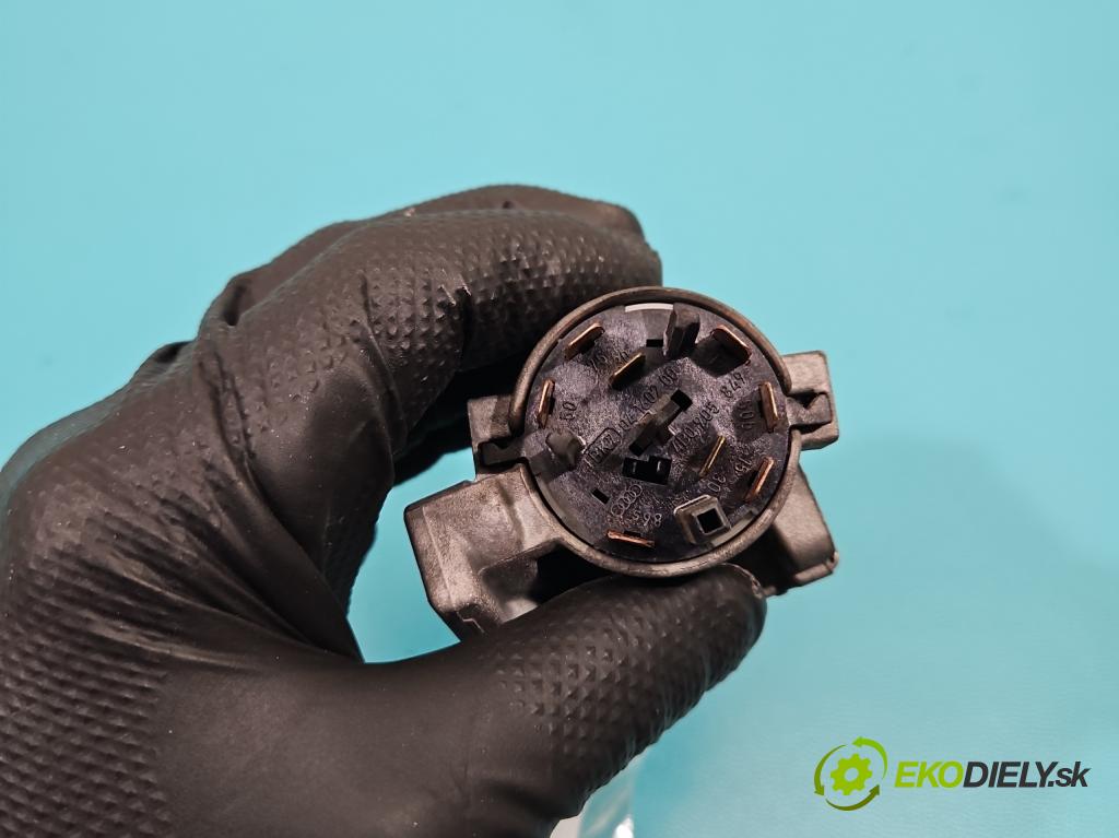 Audi A4 B7 2004-2008 2.0 tdi 140 HP manual 103 kW 1968 cm3 5- Spínačka 4B0905851N (Spínacia skrinka)