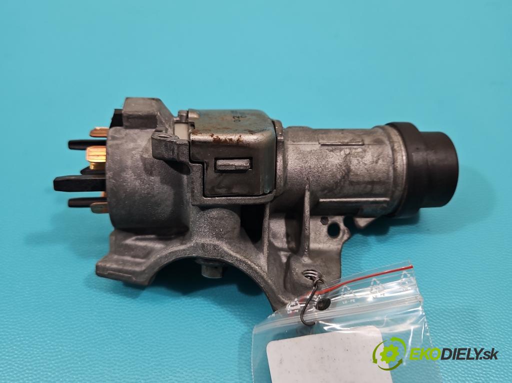 Audi A4 B7 2004-2008 2.0 tdi 140 HP manual 103 kW 1968 cm3 5- Spínačka 4B0905851N (Spínacia skrinka)