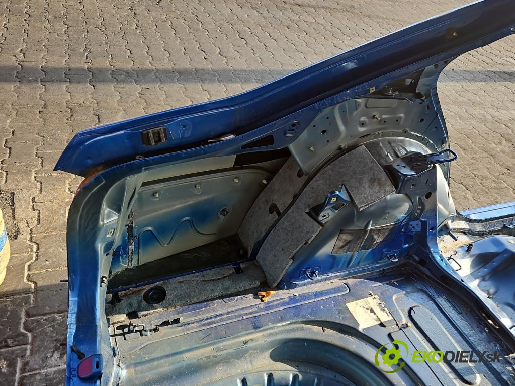 Skoda Octavia III 2013- 2.0 tdi 150 hp manual 110 kW 1968 cm3 5- blatnik zadní levý