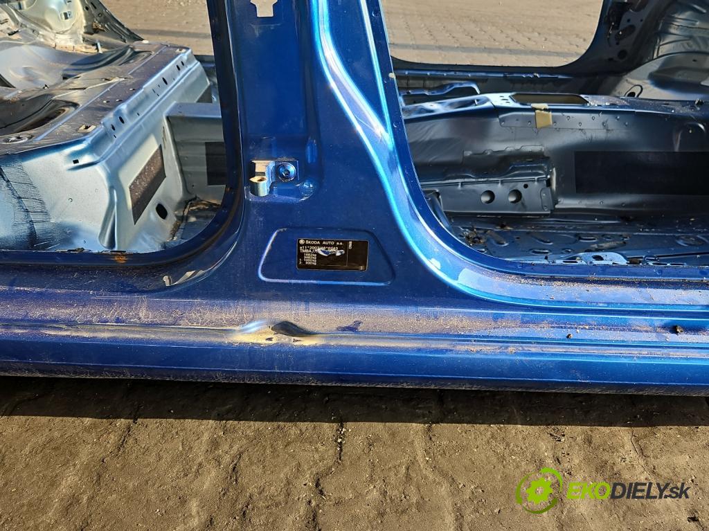 Skoda Octavia III 2013- 2.0 tdi 150 HP manual 110 kW 1968 cm3 5- Práh: pravý  (Karoséria ostatné)