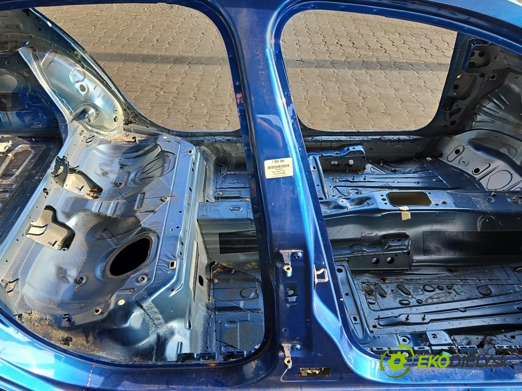 Skoda Octavia III 2013- 2.0 tdi 150 HP manual 110 kW 1968 cm3 5- Práh: pravý  (Karoséria ostatné)