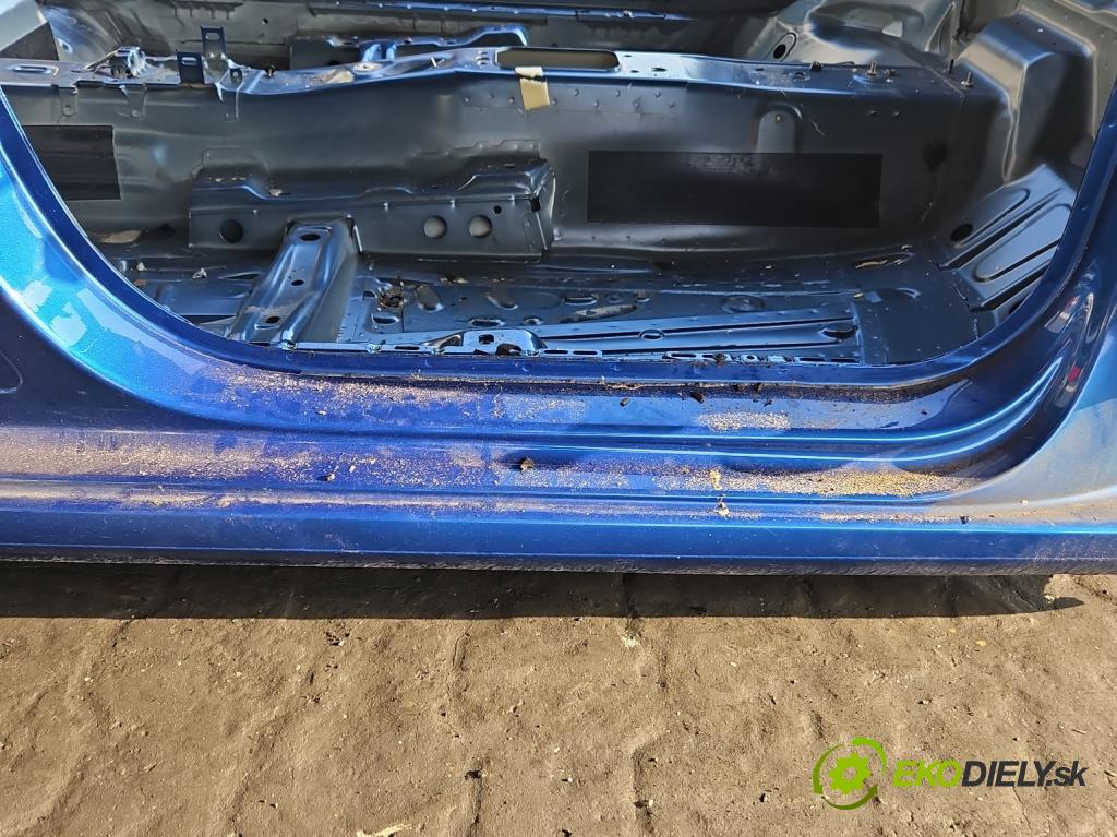 Skoda Octavia III 2013- 2.0 tdi 150 HP manual 110 kW 1968 cm3 5- Práh: pravý  (Karoséria ostatné)