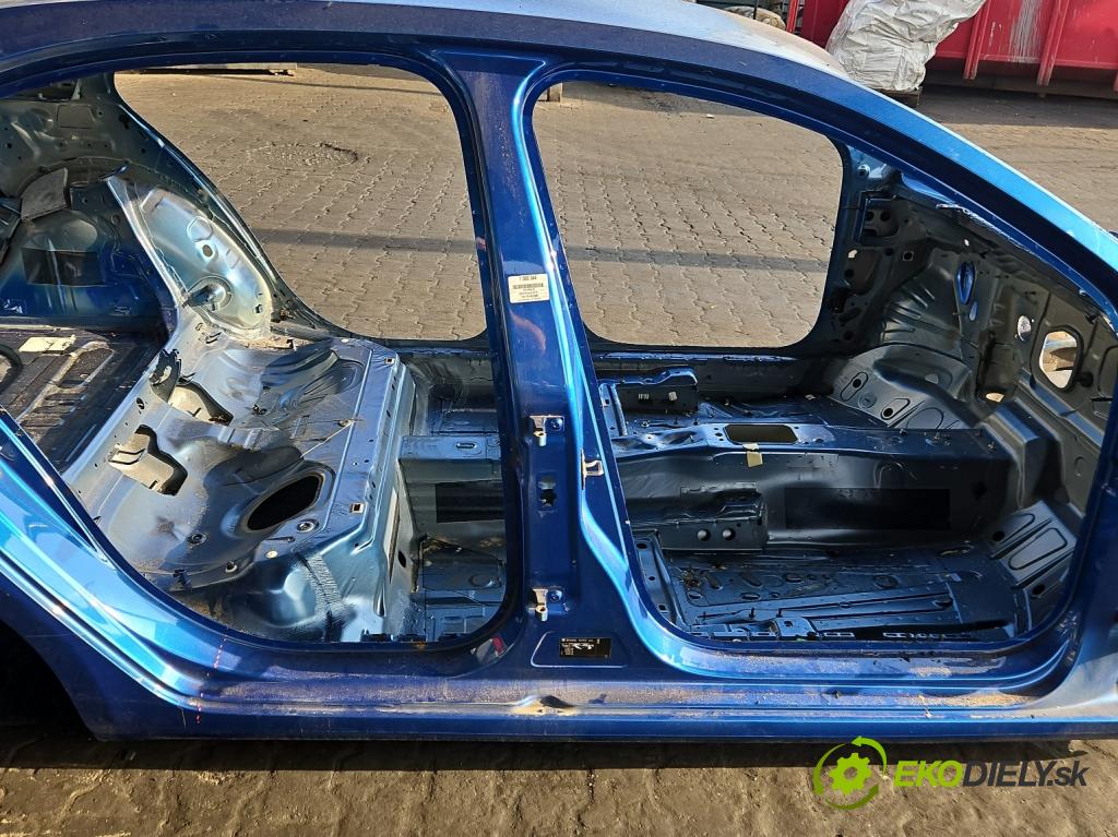 Skoda Octavia III 2013- 2.0 tdi 150 HP manual 110 kW 1968 cm3 5- Práh: pravý  (Karoséria ostatné)