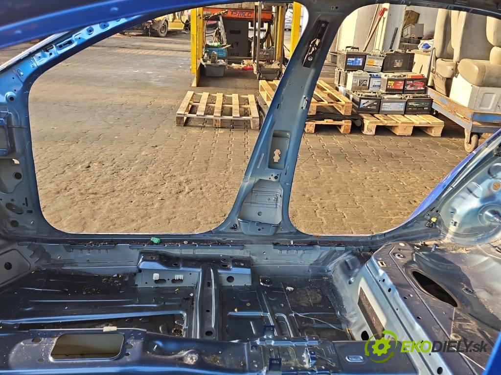 Skoda Octavia III 2013- 2.0 tdi 150 HP manual 110 kW 1968 cm3 5- Práh: pravý  (Karoséria ostatné)