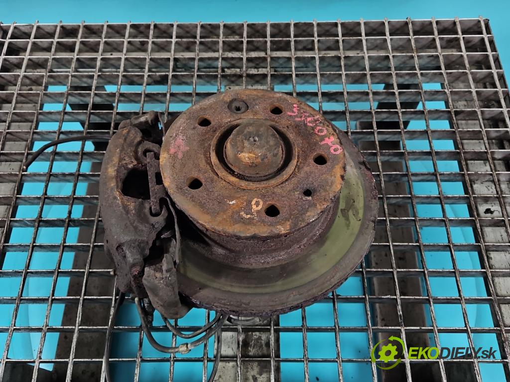 Mercedes Sprinter I 1995-2006 2,2.0 cdi 129 hp manual 95 kW 2148 cm3 5- náboj levé  (Náboj kola)