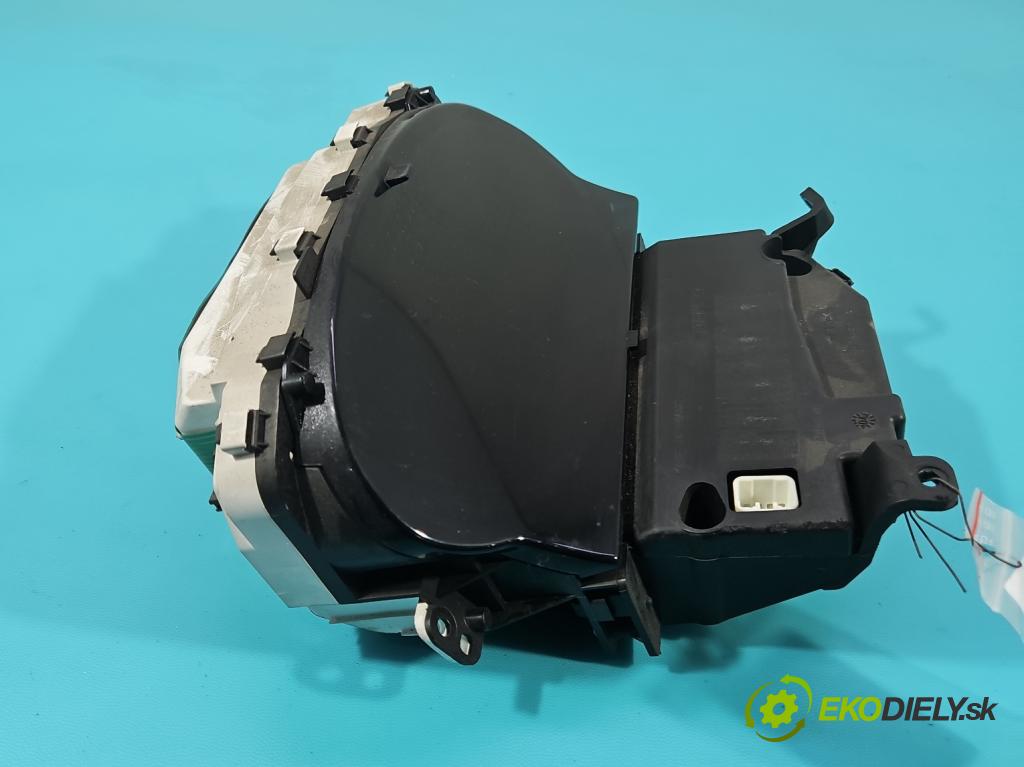 Toyota Yaris I 1999-2005 1.0 vvti 65 HP manual 48 kW 998 cm3 3- prístrojovka/ budíky  (Prístrojová doska)