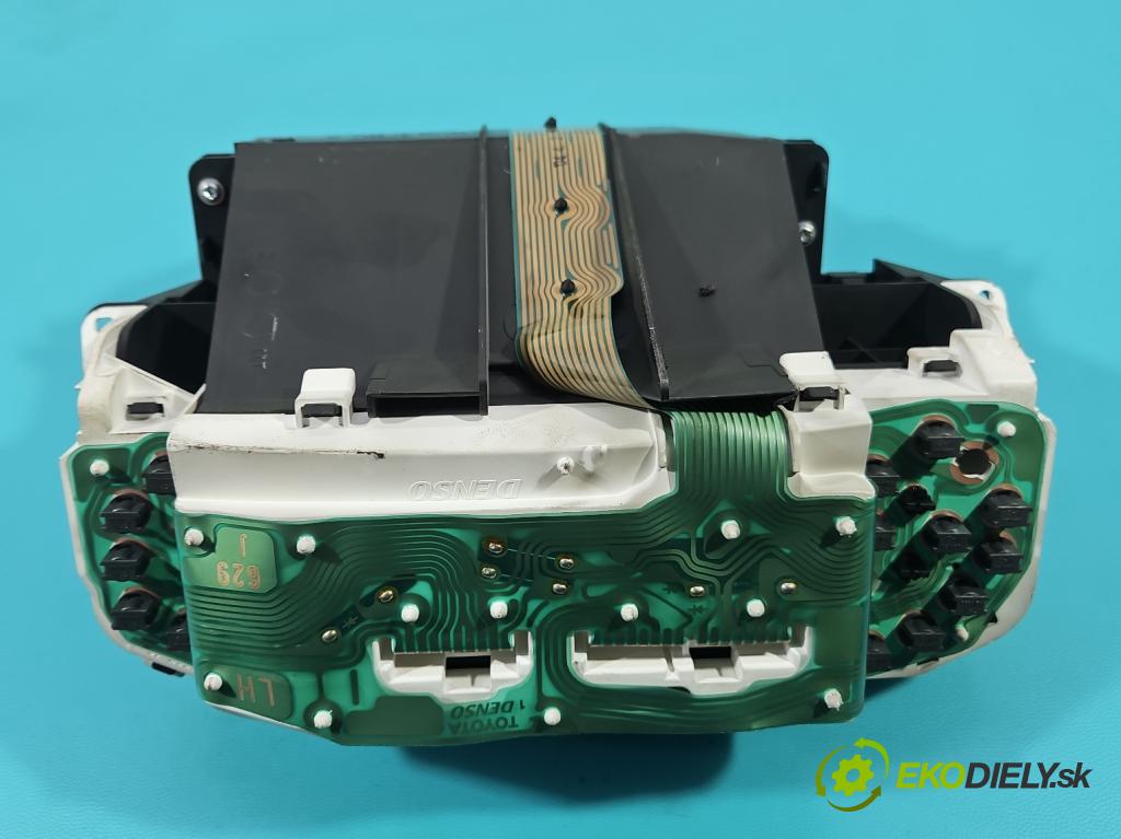 Toyota Yaris I 1999-2005 1.0 vvti 65 HP manual 48 kW 998 cm3 3- prístrojovka/ budíky  (Prístrojová doska)