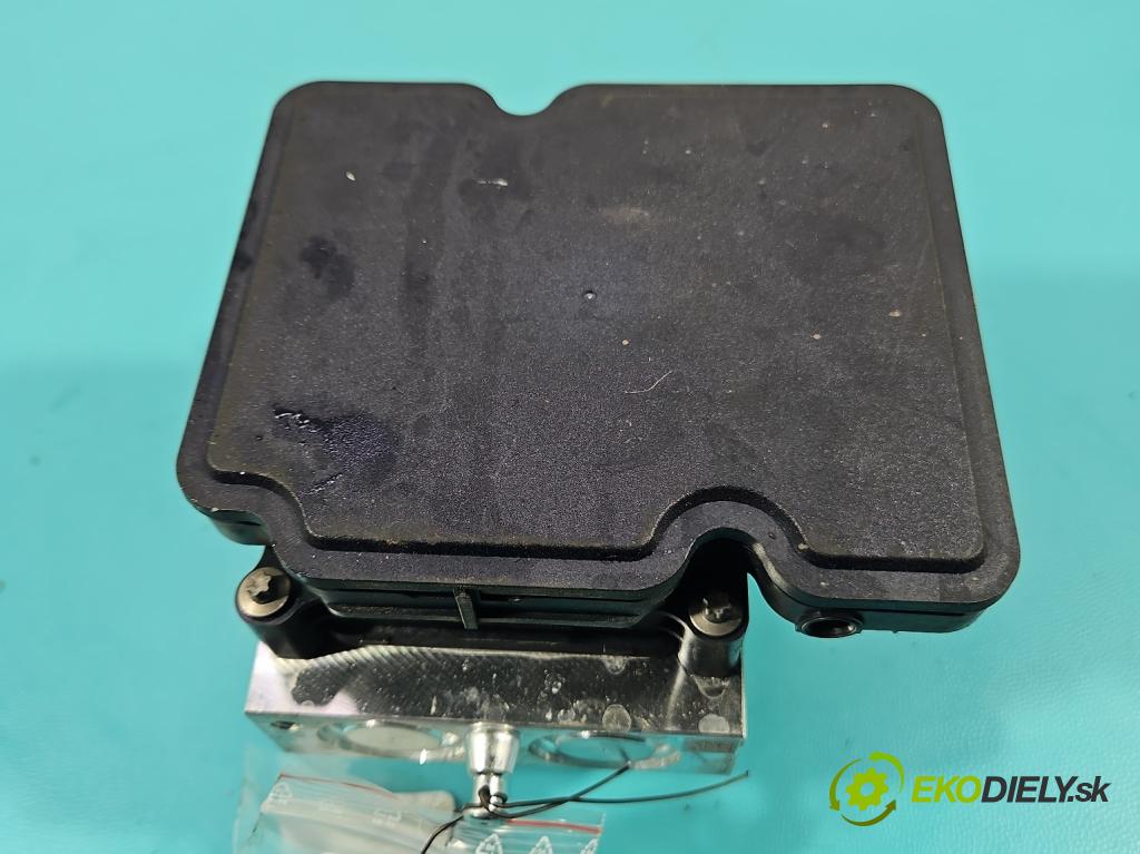 Suzuki Vitara II 2015- 1.5 16V 102 HP automatic 75 kW 1462 cm3 5- čerpadlo abs 0265298372 (Pumpa ABS)