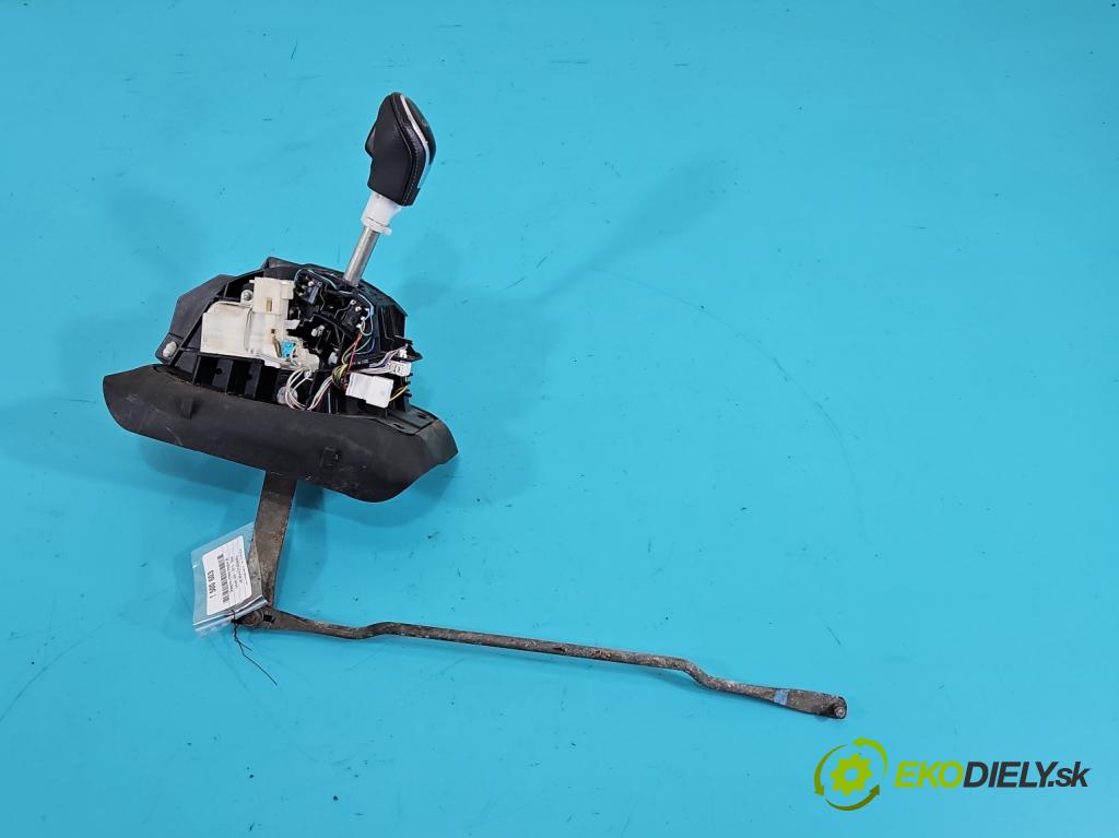 Infiniti Q50 I 2013-2024 2.0 T 211KM automatic 155 kW 1991 cm3 4- Páka: Změny: stupeň,rýchlosť  (Rýchlostná páka (kulisa))