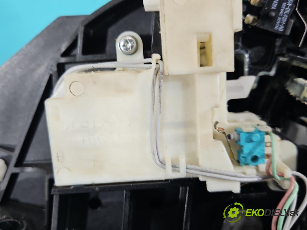 Infiniti Q50 I 2013-2024 2.0 T 211KM automatic 155 kW 1991 cm3 4- Páka: Změny: stupeň,rýchlosť  (Rýchlostná páka (kulisa))