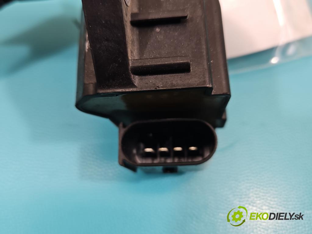 Infiniti Q50 I 2013-2024 2.0 T 211KM automatic 155 kW 1991 cm3 4- cievka zapaľovacia A2749060700 (Zapaľovacia cievka)