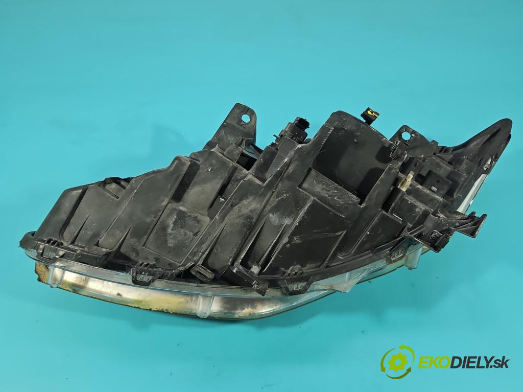 Renault Laguna III 2007-2015 2.0 dci 131 HP manual 96 kW 1995 cm3 5- Reflektor: pravý 260100033R (Svetlo predné pravé)