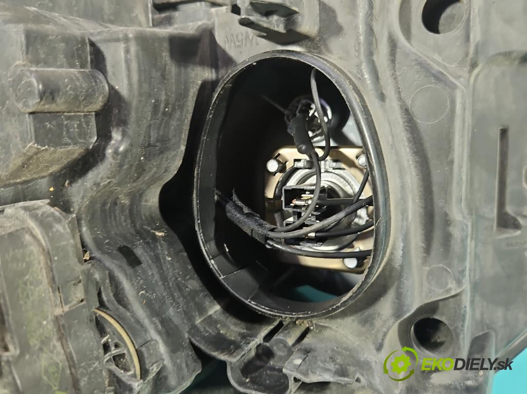 Renault Laguna III 2007-2015 2.0 dci 131 HP manual 96 kW 1995 cm3 5- Reflektor: pravý 260100033R (Svetlo predné pravé)