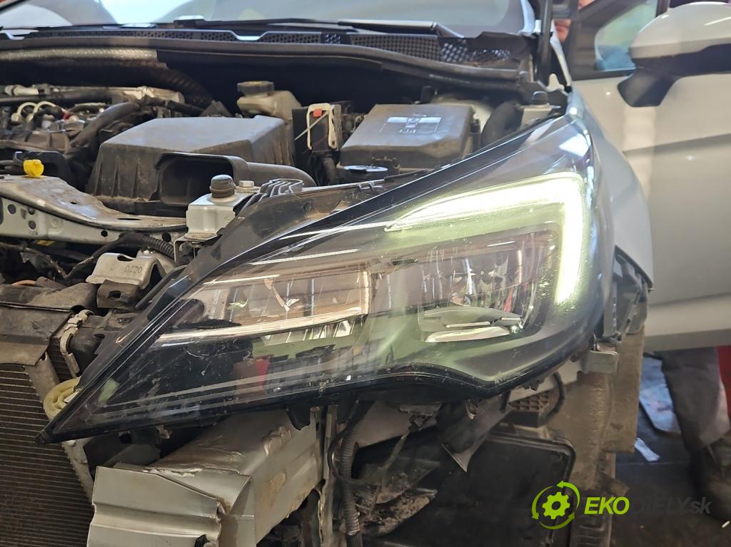 Opel Astra V  2015-2022 1.5 cdti 122 HP manual 90 kW 1496 cm3 5- Reflektor: ľavý 39195688 (Kľučka dverí ostatné)