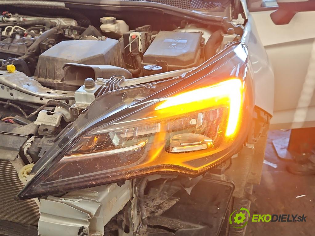 Opel Astra V  2015-2022 1.5 cdti 122 HP manual 90 kW 1496 cm3 5- Reflektor: ľavý 39195688 (Kľučka dverí ostatné)