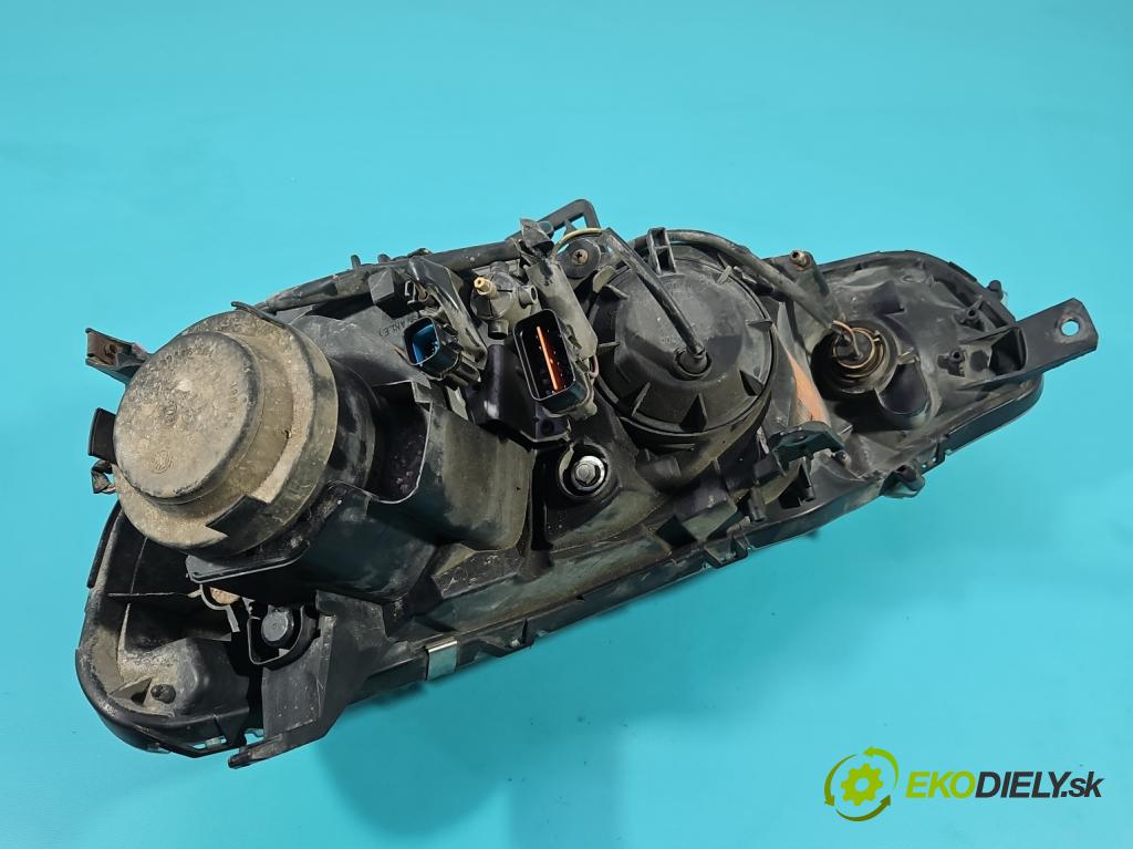 Mitsubishi Outlander II 2006-2013 2.0 DI-D 140 HP manual 103 kW 1968 cm3 5- Reflektor: pravý  (Svetlo predné pravé)