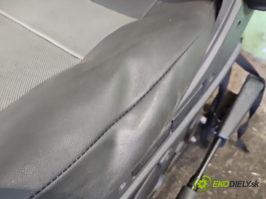 Fiat Ducato III 2006-2014 2.2 jtd 101 HP manual 74 kW 2198 cm3 5- Sedačka ľavý  (Sedadlo)