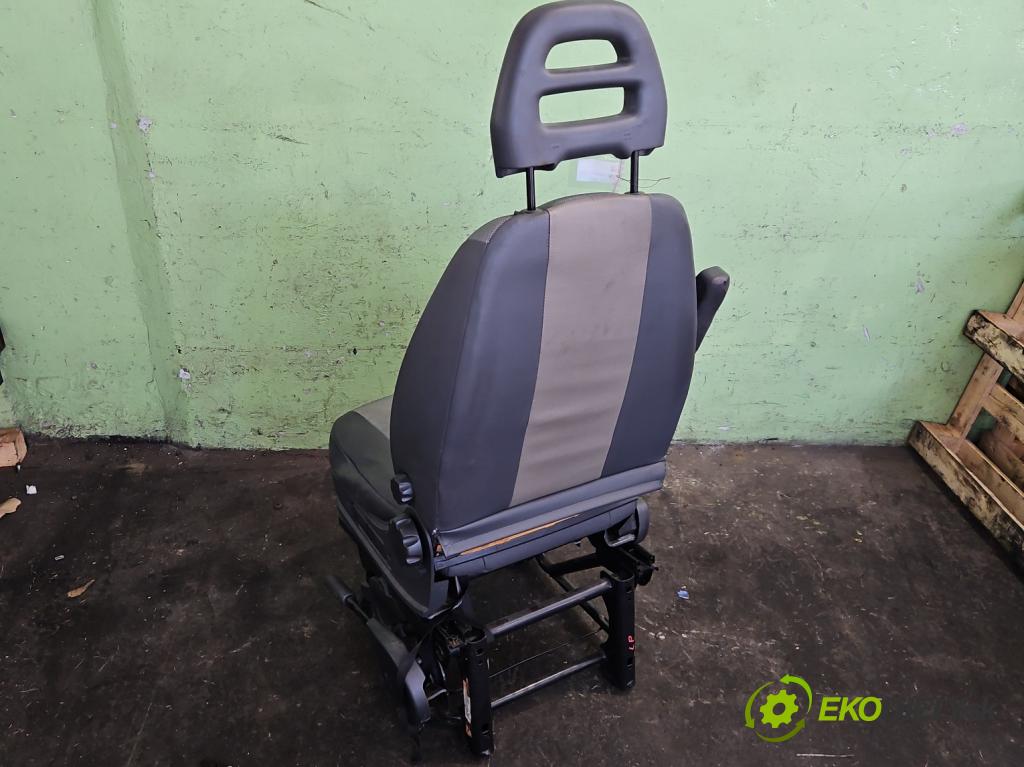 Fiat Ducato III 2006-2014 2.2 jtd 101 HP manual 74 kW 2198 cm3 5- Sedačka ľavý  (Sedadlo)