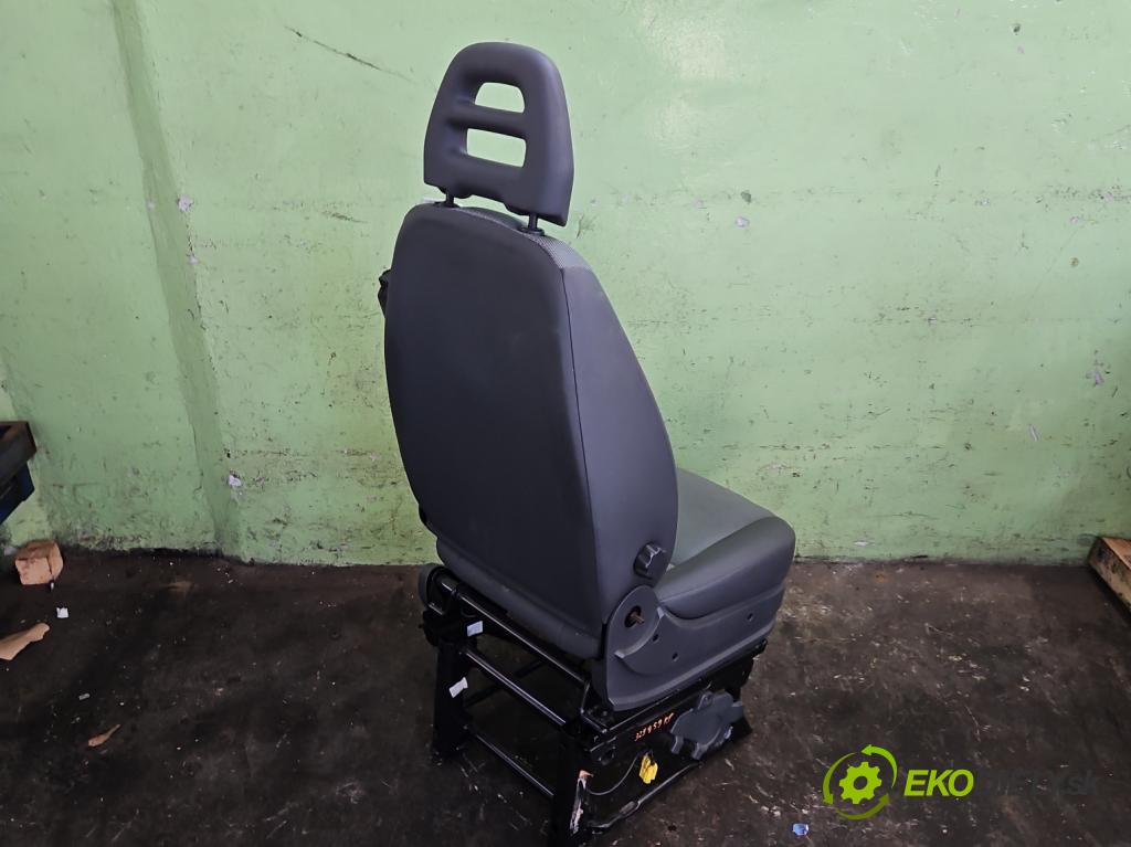 Fiat Ducato III 2006-2014 2.2 jtd 101 hp manual 74 kW 2198 cm3 5- Sedadlo pravý  (Sedadlo)