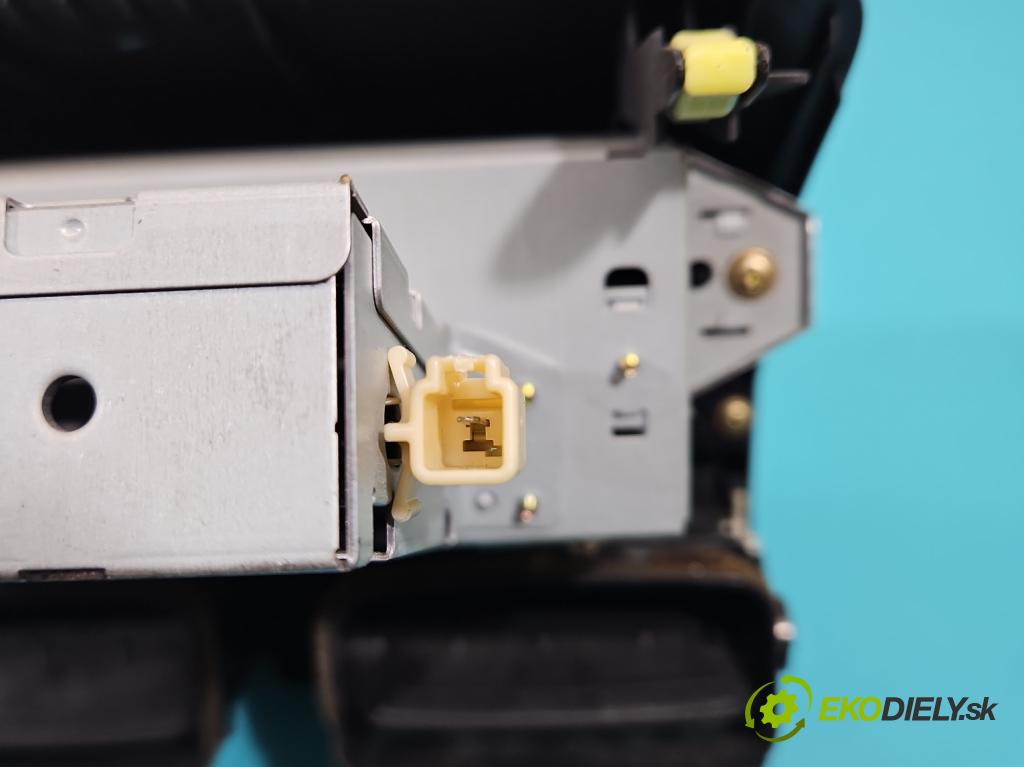 Toyota Avensis II T25 2003-2008 2.0 D4D 116 HP manual 85 kW 1995 cm3 5- Zobrazit: 86110-05020 (Prístrojová doska)