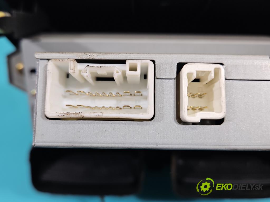 Toyota Avensis II T25 2003-2008 2.0 D4D 116 HP manual 85 kW 1995 cm3 5- Zobrazit: 86110-05020 (Prístrojová doska)