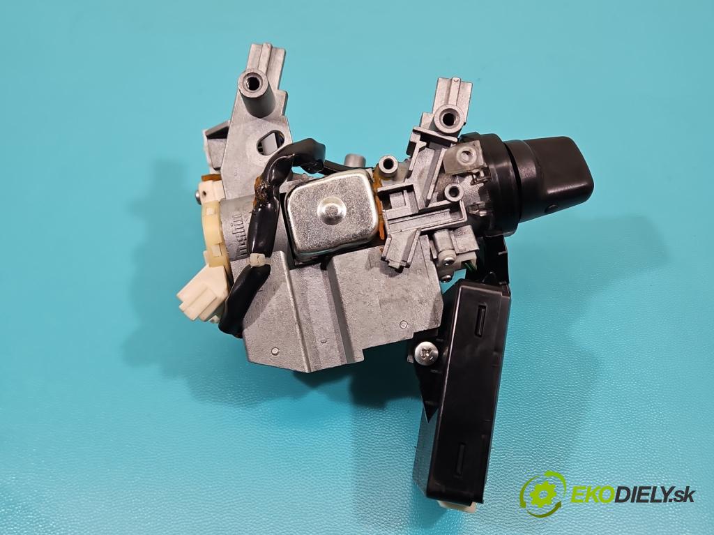 Mitsubishi Outlander II 2006-2013 2.0 DI-D 140 HP manual 103 kW 1968 cm3 5- Spínačka 8637A557 (Spínacia skrinka)