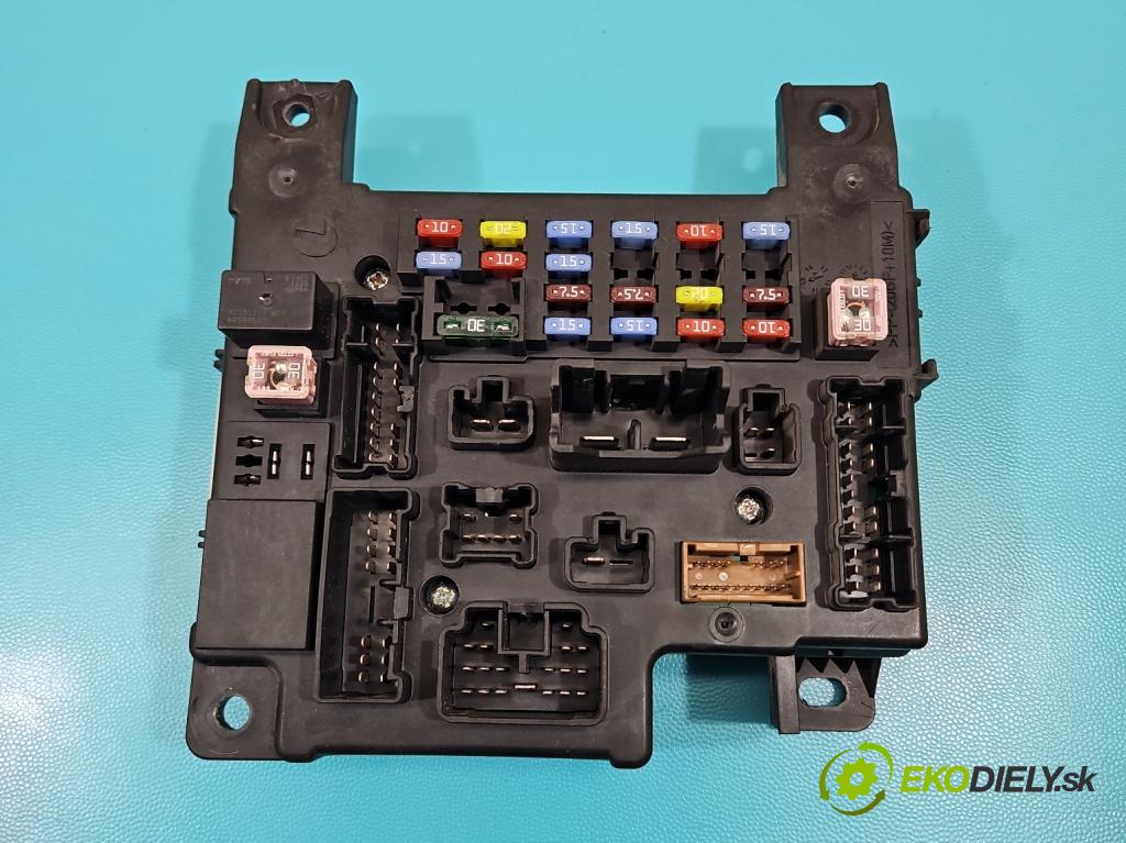 Mitsubishi Outlander II 2006-2013 2.0 DI-D 140 hp manual 103 kW 1968 cm3 5- skříňka pojistková 8637A824 (Pojistková skříňka)