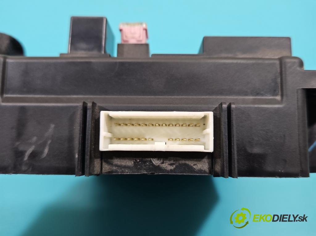 Mitsubishi Outlander II 2006-2013 2.0 DI-D 140 hp manual 103 kW 1968 cm3 5- skříňka pojistková 8637A824 (Pojistková skříňka)