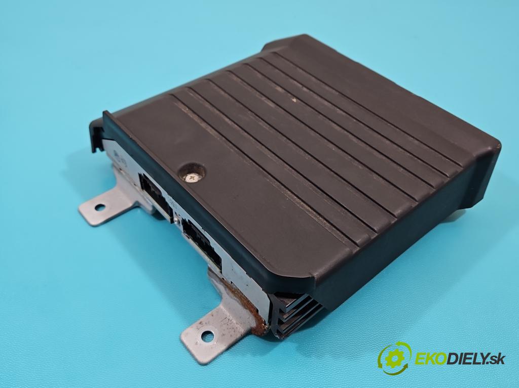 Mitsubishi Outlander II 2006-2013 2.0 DI-D 140 hp manual 103 kW 1968 cm3 5- Zesilovač: 8701A309 (Zesilovač)