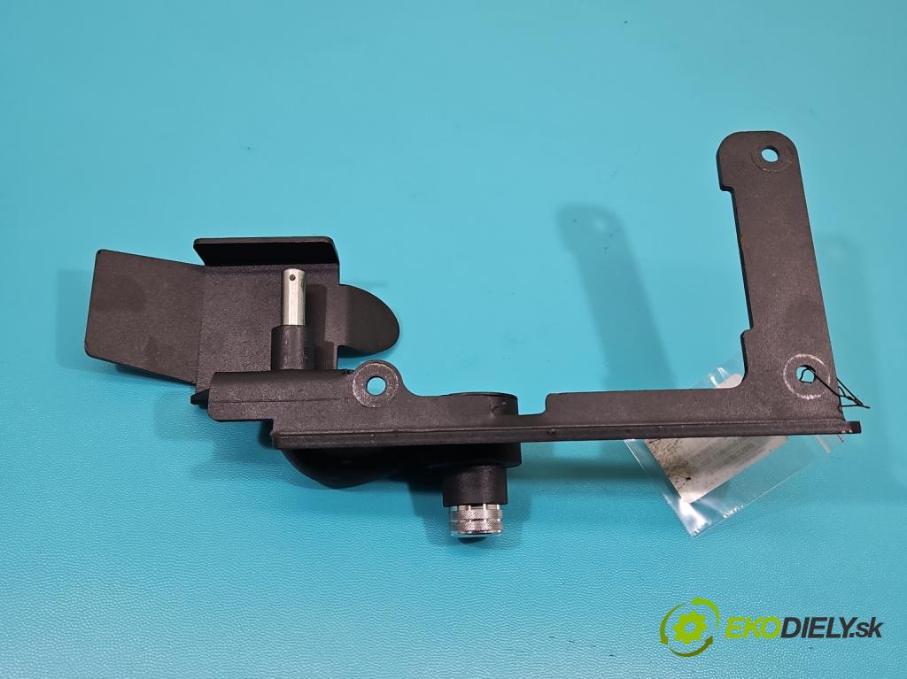 Mitsubishi Outlander II 2006-2013 2.0 DI-D 140 HP manual 103 kW 1968 cm3 5- Blokáda: skřie: stupeň,rýchlosť