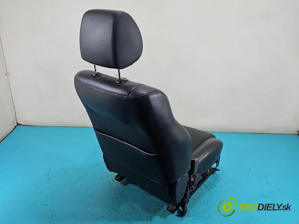 Toyota Avensis II T25 2003-2008 2.0 D4D 116 HP manual 85 kW 1995 cm3 5- Sedačka ľavý  (Sedadlo)