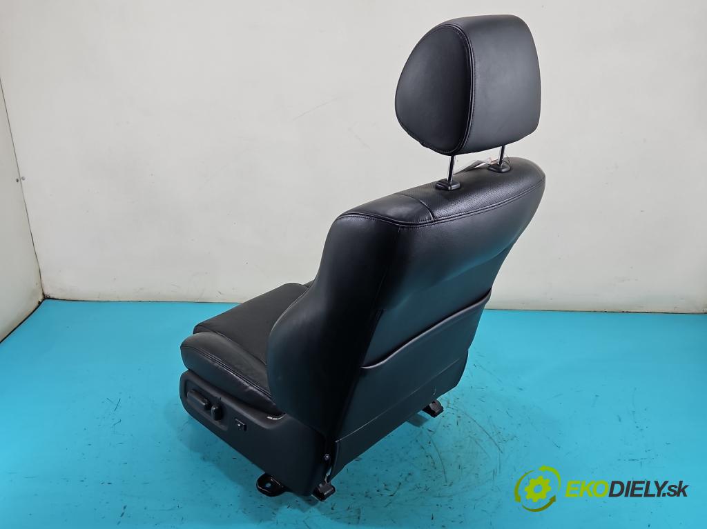 Toyota Avensis II T25 2003-2008 2.0 D4D 116 HP manual 85 kW 1995 cm3 5- Sedačka ľavý  (Sedadlo)