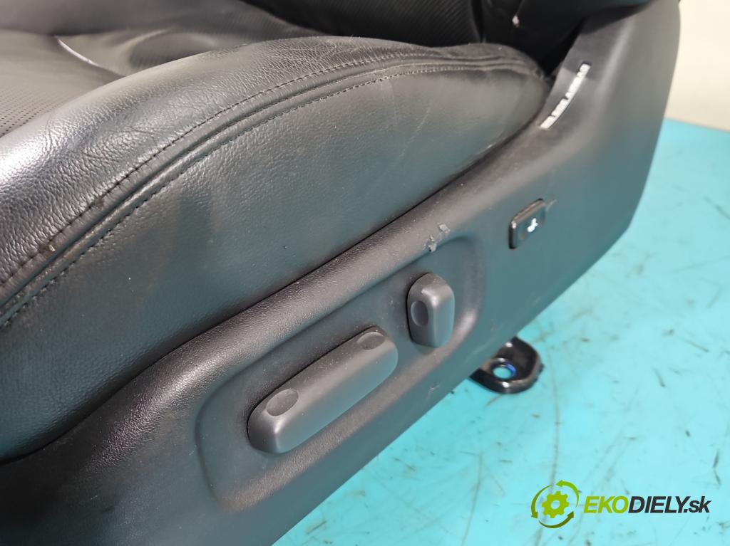 Toyota Avensis II T25 2003-2008 2.0 D4D 116 HP manual 85 kW 1995 cm3 5- Sedačka ľavý  (Sedadlo)