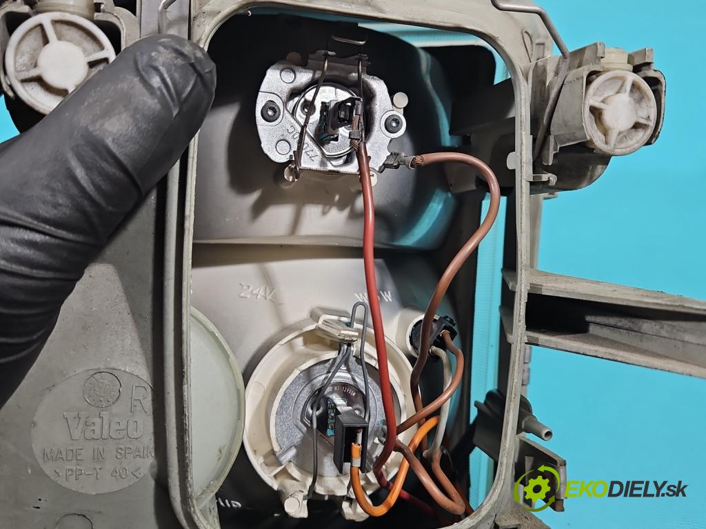 Vw LT II 1996-2006 2.5 tdi 95 HP manual 70 kW 2461 cm3 4- Reflektor: pravý 2D1941016 (Svetlo predné pravé)