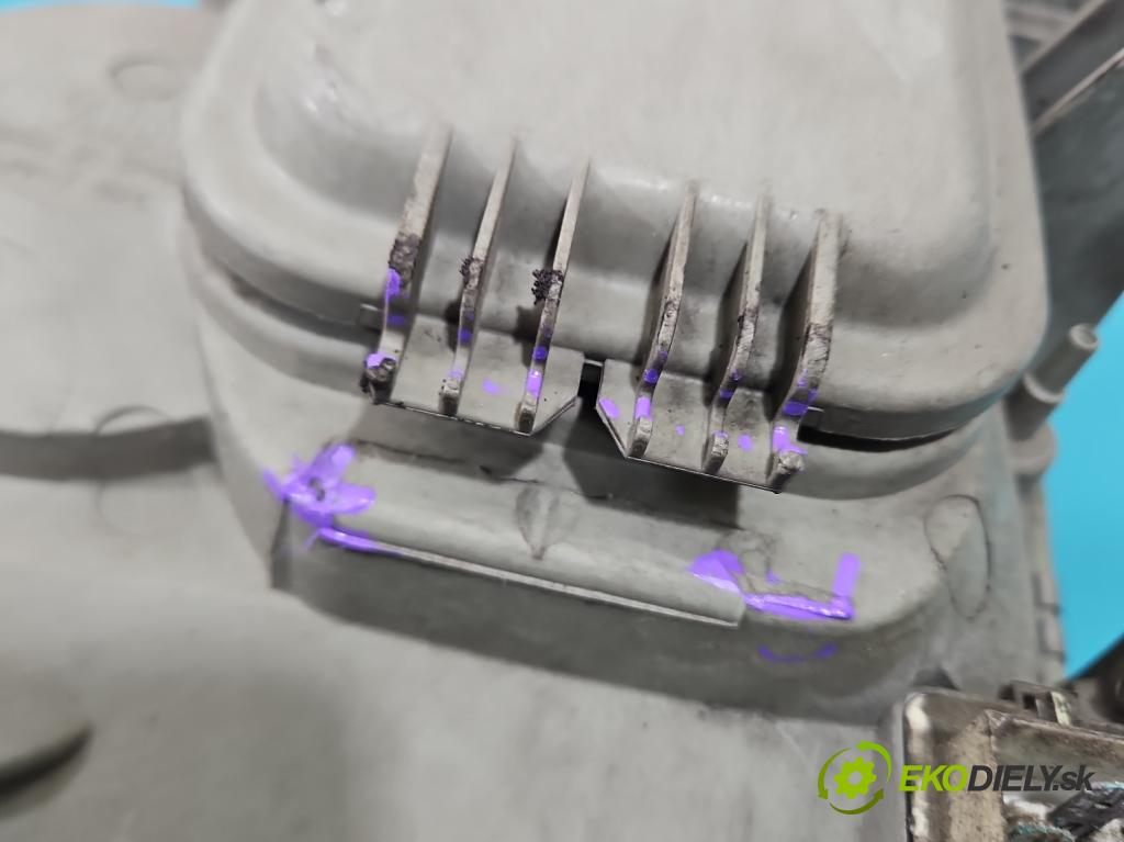 Vw LT II 1996-2006 2.5 tdi 95 HP manual 70 kW 2461 cm3 4- Reflektor: pravý 2D1941016 (Svetlo predné pravé)