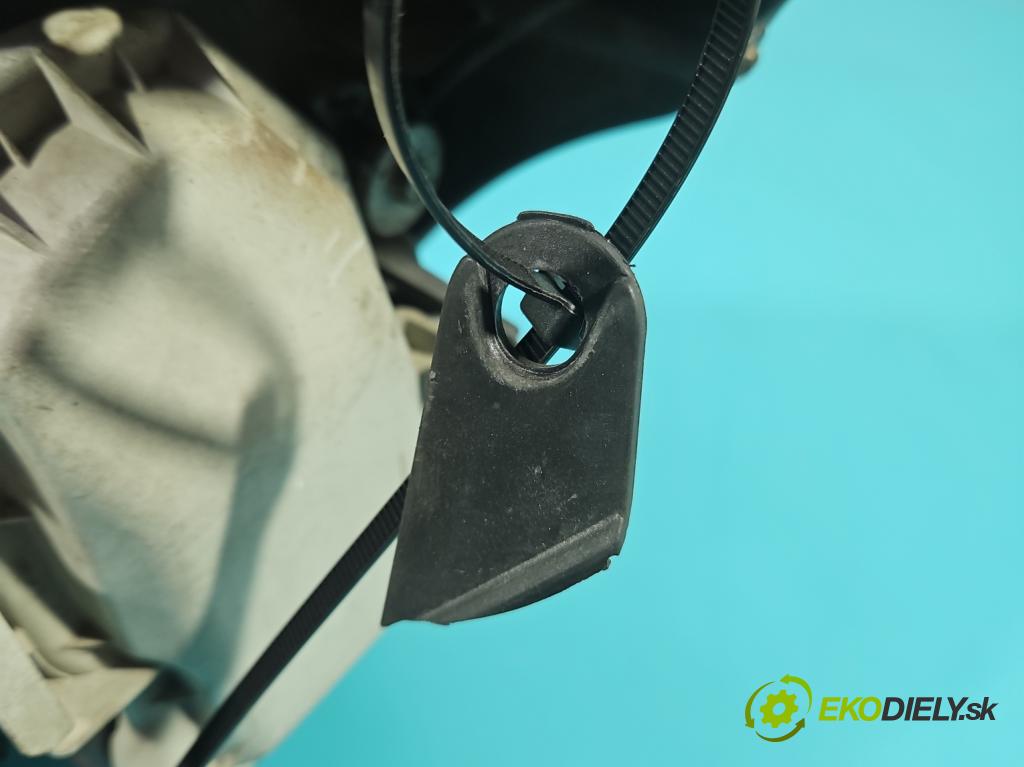 Toyota Avensis II T25 2003-2008 2.0 D4D 116 HP manual 85 kW 1995 cm3 5- Reflektor: pravý  (Svetlo predné pravé)