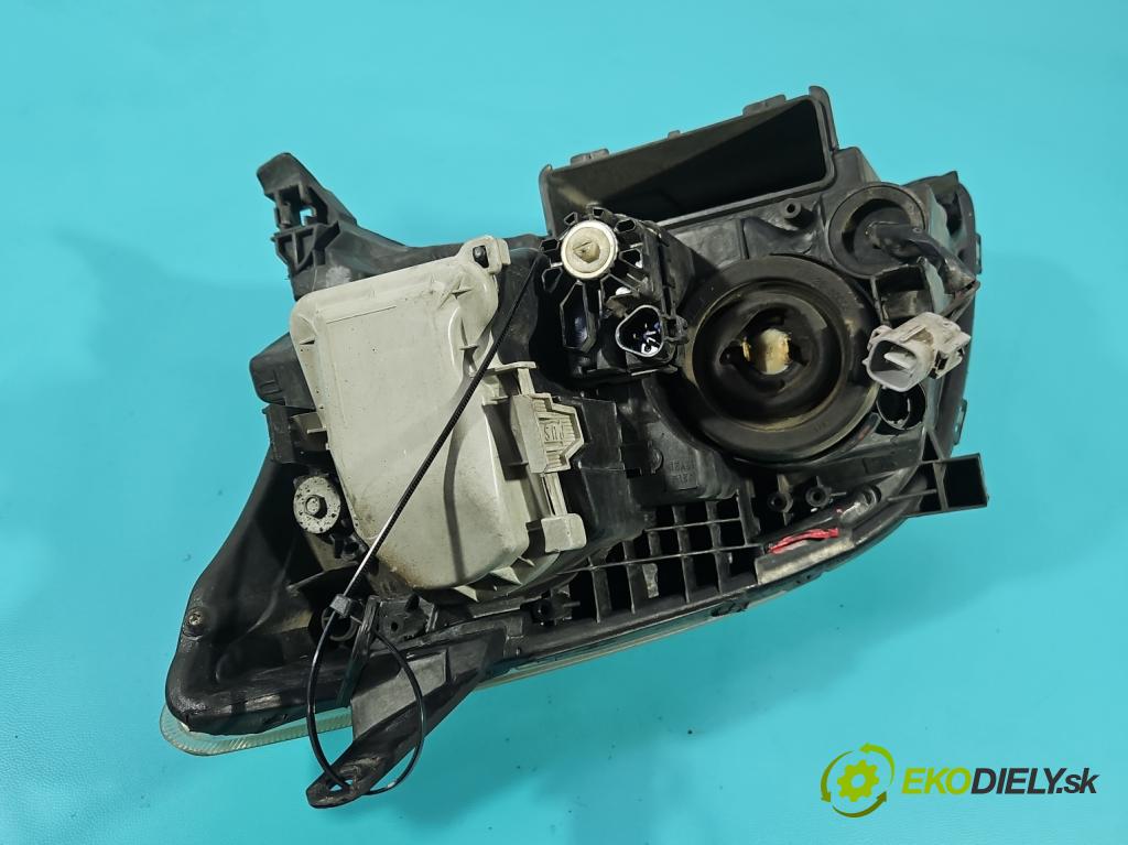 Toyota Avensis II T25 2003-2008 2.0 D4D 116 HP manual 85 kW 1995 cm3 5- Reflektor: pravý  (Svetlo predné pravé)