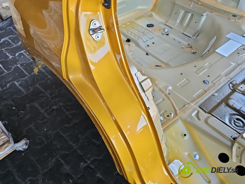 Suzuki Vitara II 2015- 1.5 16V 102 hp automatic 75 kW 1462 cm3 5- blatnik zadní pravý