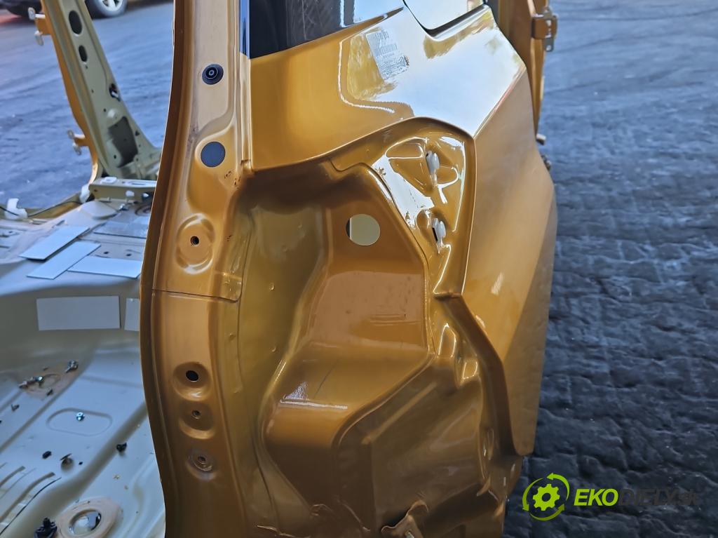 Suzuki Vitara II 2015- 1.5 16V 102 hp automatic 75 kW 1462 cm3 5- blatnik zadní pravý