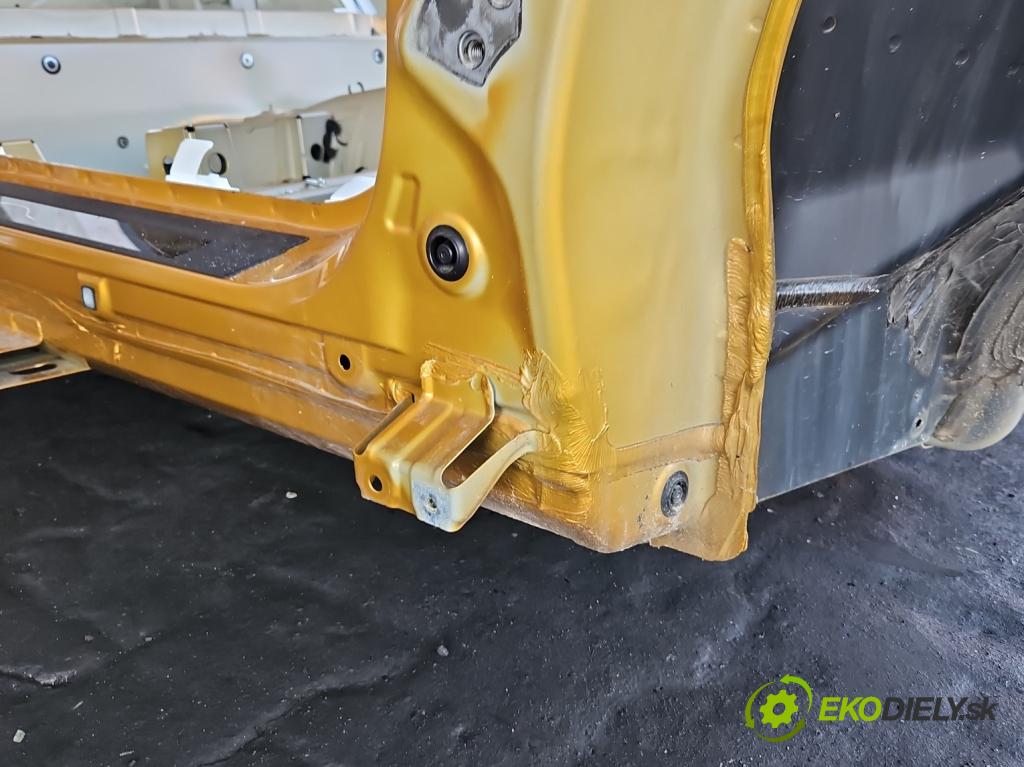 Suzuki Vitara II 2015- 1.5 16V 102 hp automatic 75 kW 1462 cm3 5- práh pravý  (Karoserie ostatní)