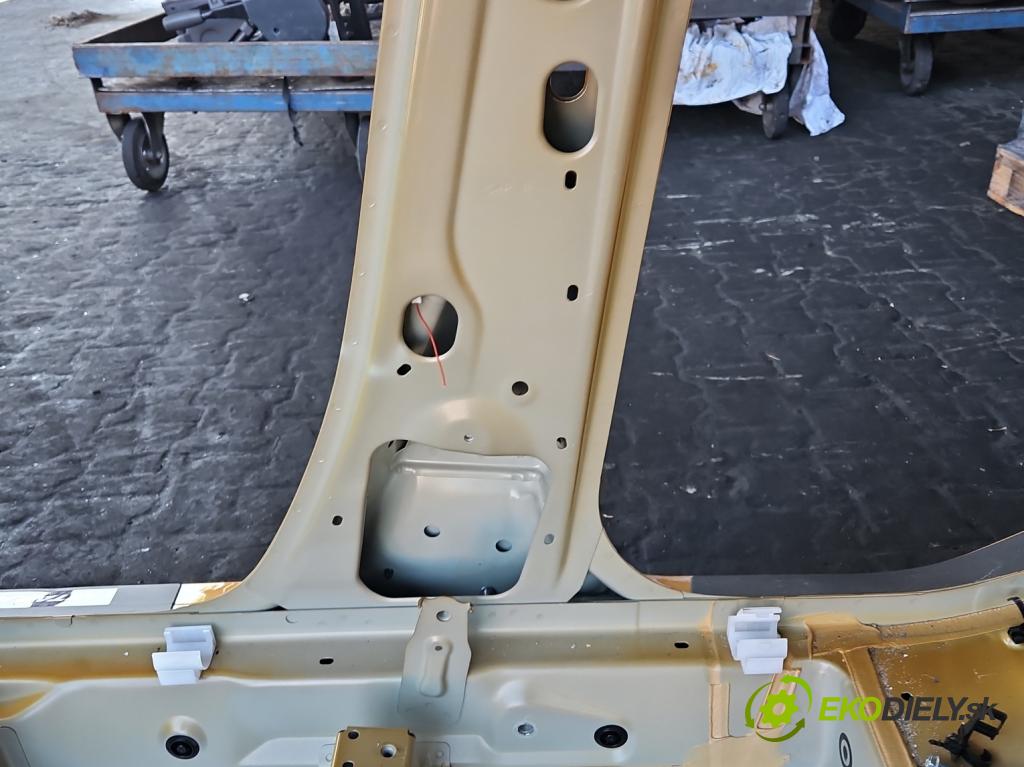 Suzuki Vitara II 2015- 1.5 16V 102 hp automatic 75 kW 1462 cm3 5- práh pravý  (Karoserie ostatní)