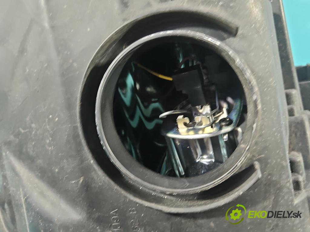 Ford Transit Mk8 2013-2017 2.2 tdci 101 HP manual 74 kW 2198 cm3 5- Reflektor: pravý  (Svetlo predné pravé)